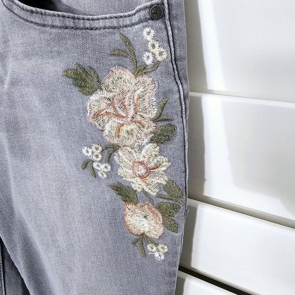 EARL JEANS SKINNY JEANS - Picture 2 of 15